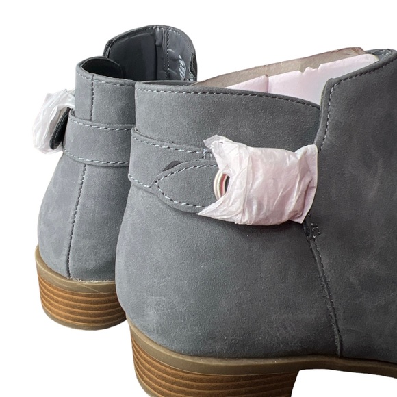 St. John’s Bay NWT Gray Suede Boots Booties With Box Size 8M - Picture 5 of 9